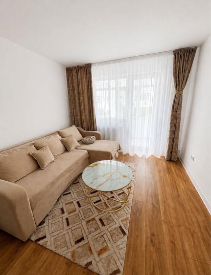 Apartament cu 3 camere decomandat în Exterior Vest