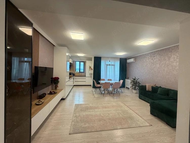Apartament cu 3 camere decomandat în Exterior Vest