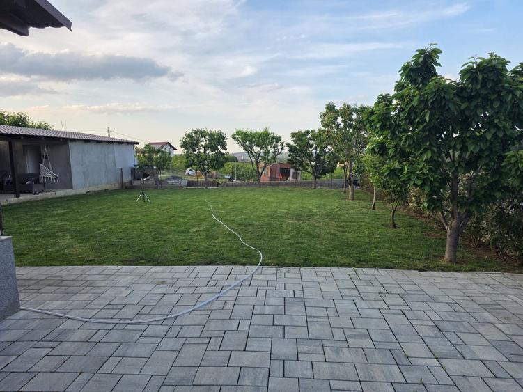 Casă cu 4 camere în Oncea