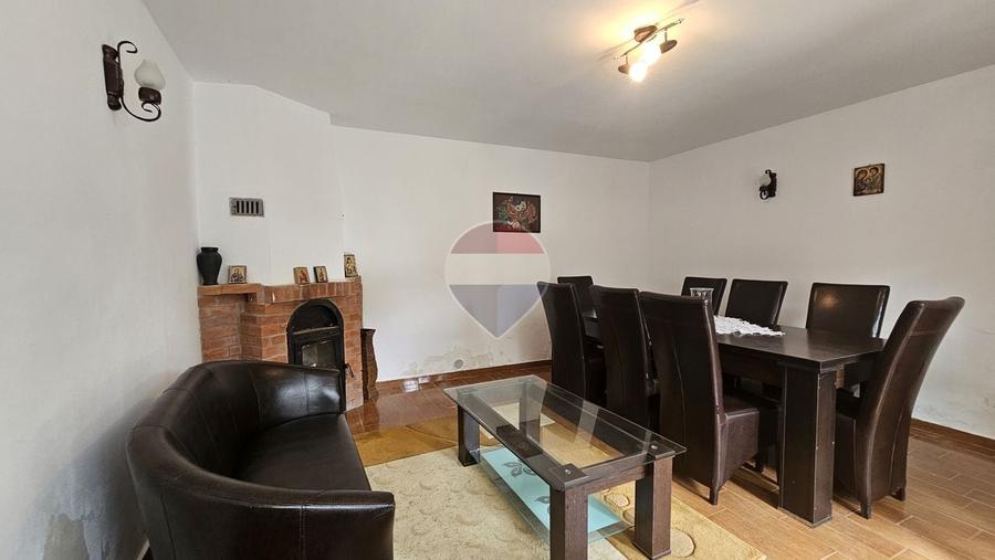 Casă individuală cu 4 camere cu Teren 4840 Mp în Sohodol
