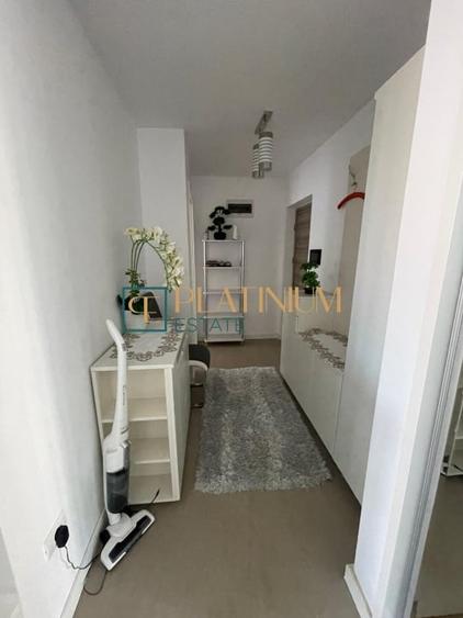 Apartament cu 3 camere semidecomandat, mobilat în Dumbrăvița