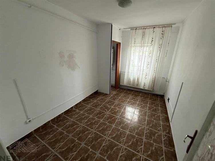 Apartament cu 3 camere decomandat în Brăilei