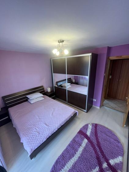 Apartament cu 3 camere decomandat, mobilat în Faleza Nord