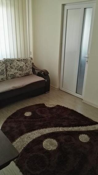 Apartament cu 3 camere semidecomandat în Nord