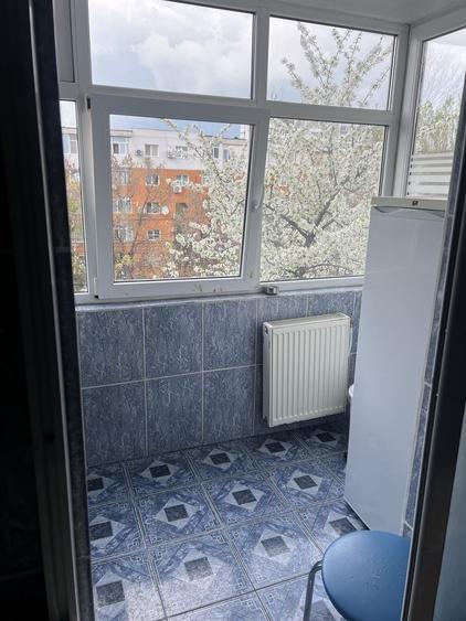 Apartament cu 2 camere decomandat în Mihai Bravu