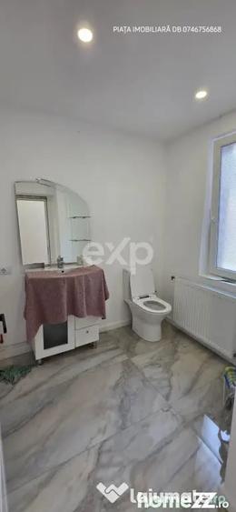 Casă cu 7 camere cu Teren 415 Mp în Central