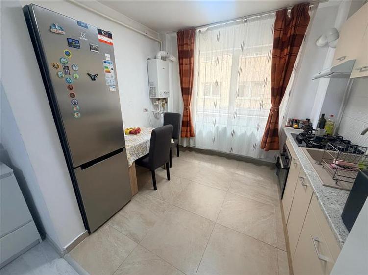 Apartament cu 2 camere decomandat, mobilat în Aeroport
