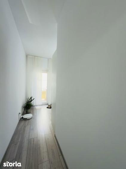 Apartament cu 3 camere decomandat în Girocului