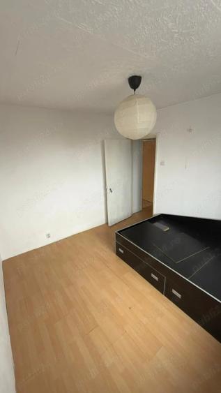 Apartament cu 3 camere semidecomandat în Giulești