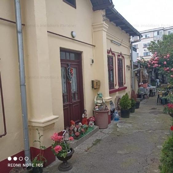 Casă individuală cu 5 camere cu Teren 400 Mp în Ultracentral