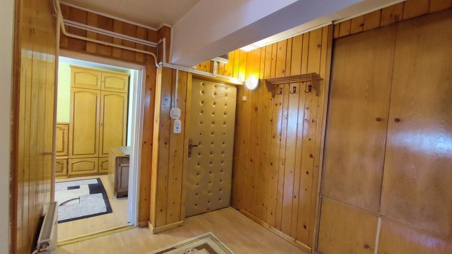 Apartament cu 2 camere decomandat, mobilat în Carei