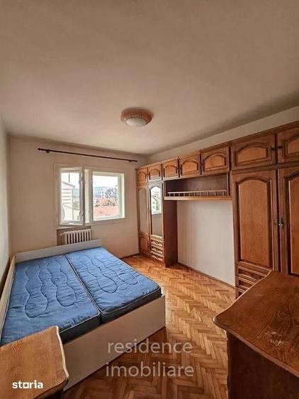 Apartament cu 3 camere decomandat în Între Lacuri