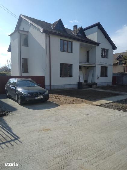 Casă cu 6 camere cu Teren 1.2 Mp în Săcălaz