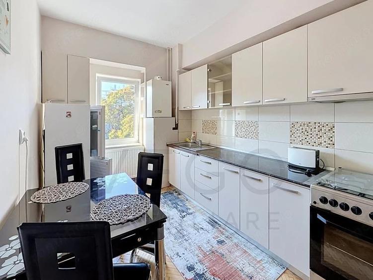 Apartament cu 3 camere semidecomandat în Central