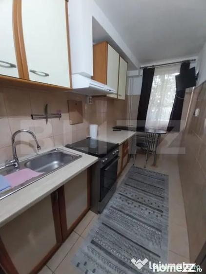 Garsonieră decomandată în Central