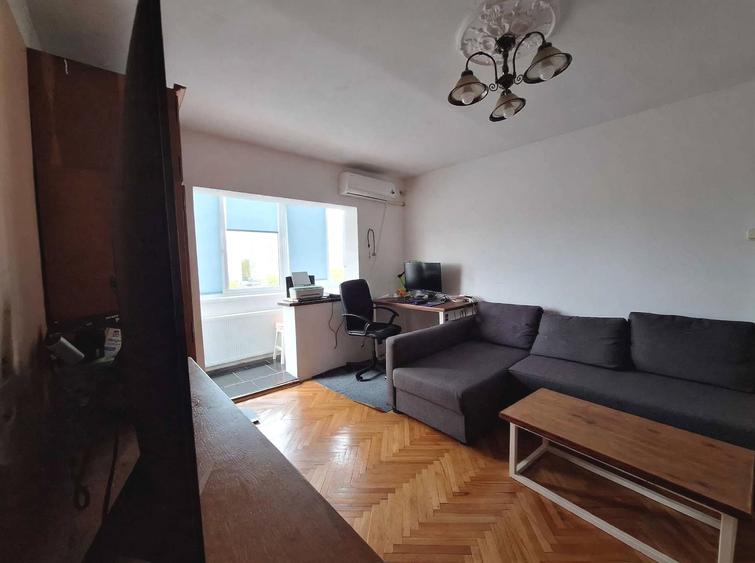 Apartament cu 2 camere semidecomandat, mobilat în Soarelui