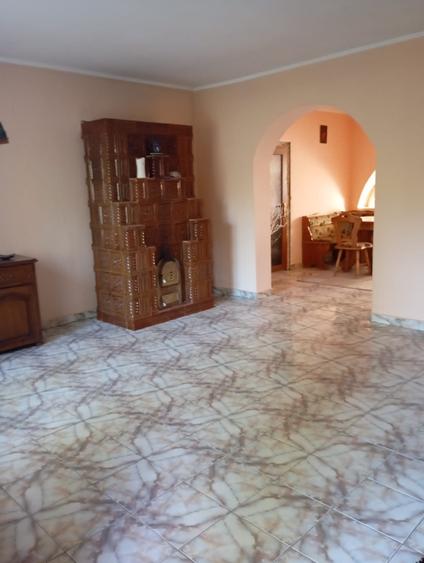 Casă individuală cu 4 camere cu Teren 2000 Mp în Central