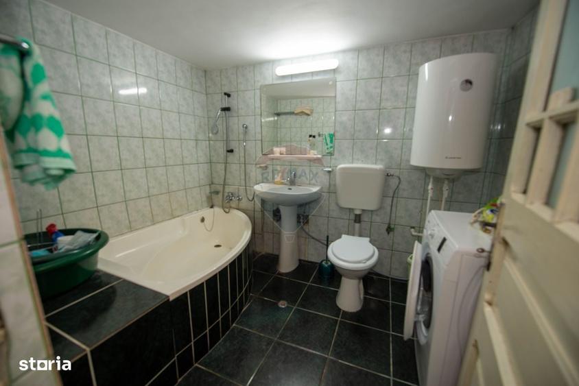Casă cu 4 camere în Prunaru