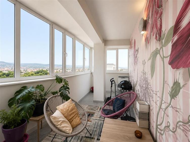 Apartament cu 3 camere semidecomandat în Andrei Mureșanu