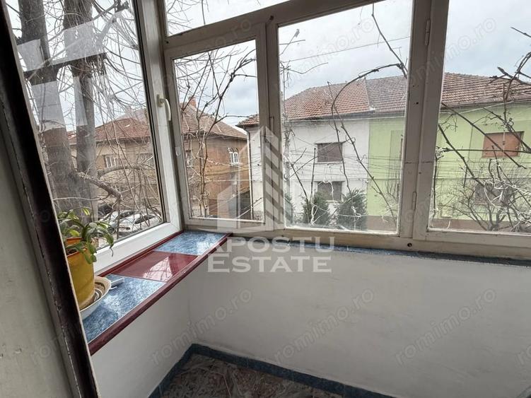 Apartament cu 3 camere decomandat în Central