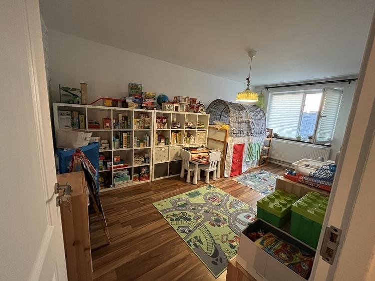 Apartament cu 3 camere în Rahova