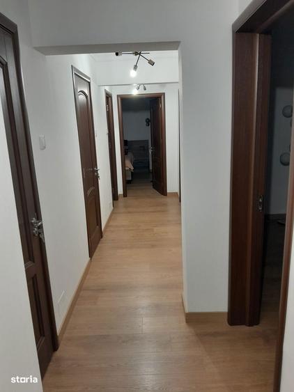 Apartament cu 3 camere decomandat, mobilat în Central