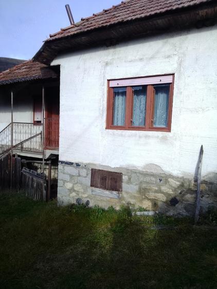 Casă cu 3 camere cu Teren 1500 Mp în Morlaca