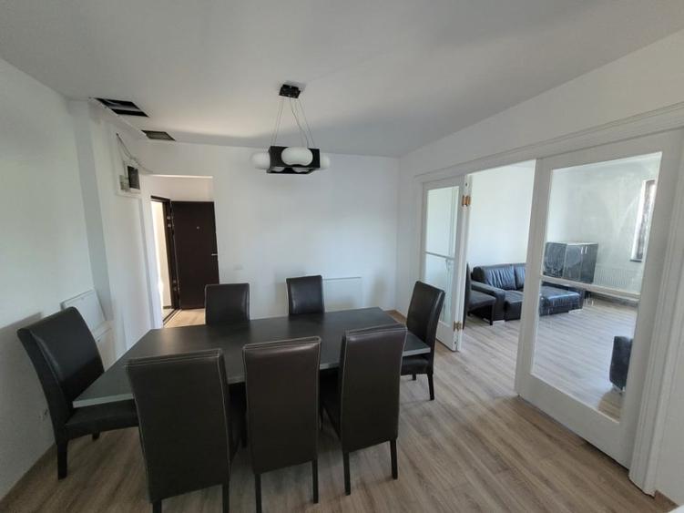 Apartament cu 5 camere decomandat în Armeneasca