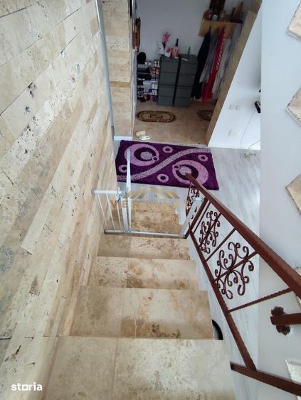 Casă cu 5 camere cu Teren 280 Mp în Vidra