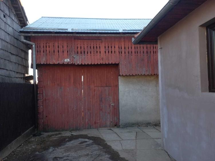 Casă cu 4 camere în Trăisteni