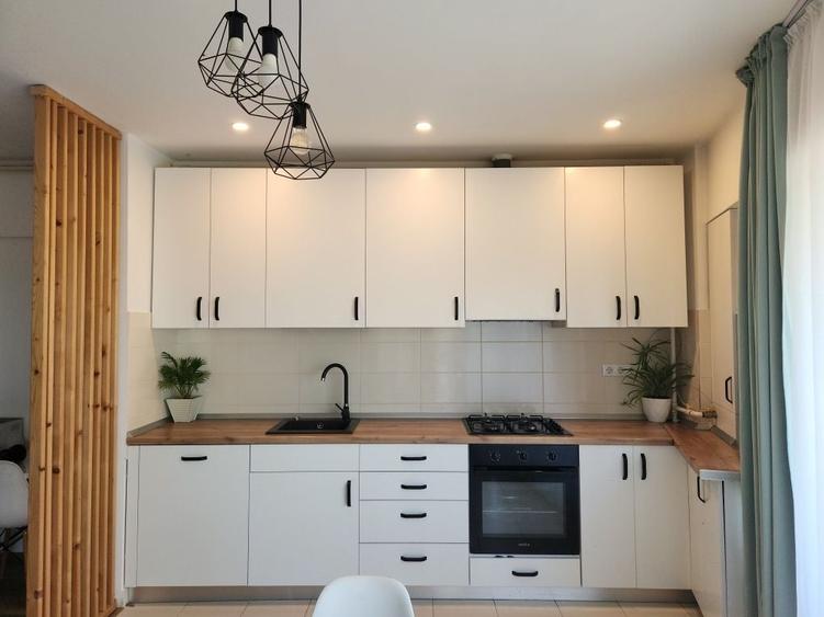 Apartament cu 2 camere semidecomandat în Ostratu