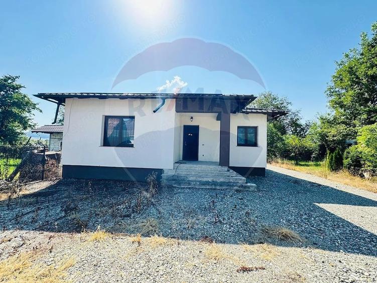 Casă cu 4 camere cu Teren 1086 Mp în Bocicoiu Mare