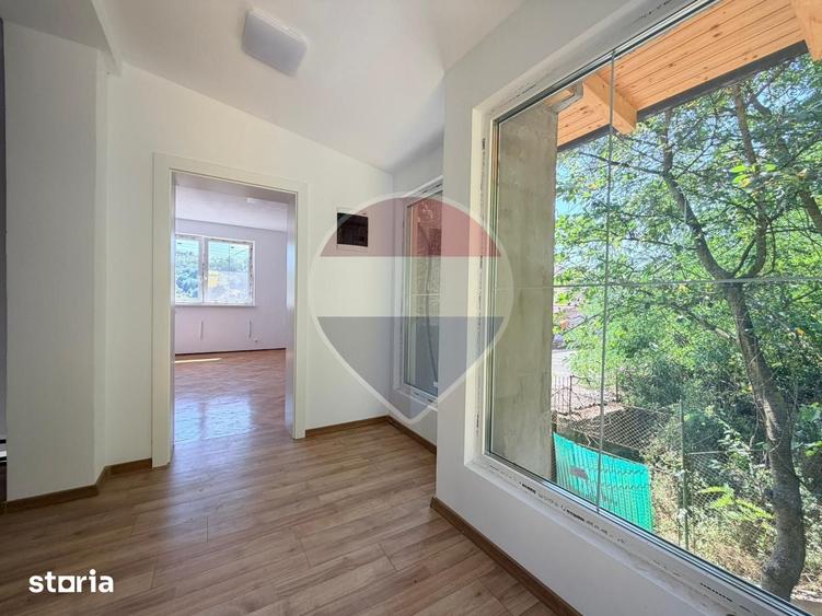 Casa spa?ioasa, complet renovata la interior, 4 camere, 2 bai - 6