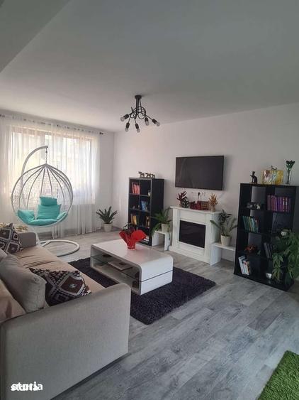 Casă cu 4 camere cu Teren 365 Mp în Cârcea