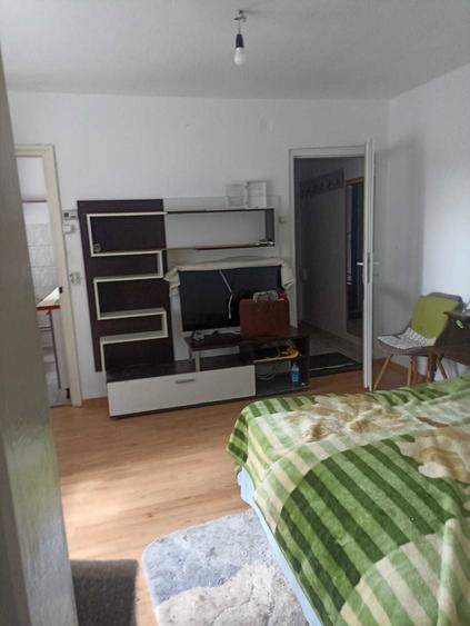 Inchiriere apartament cu doua camere si bucatarie - 1