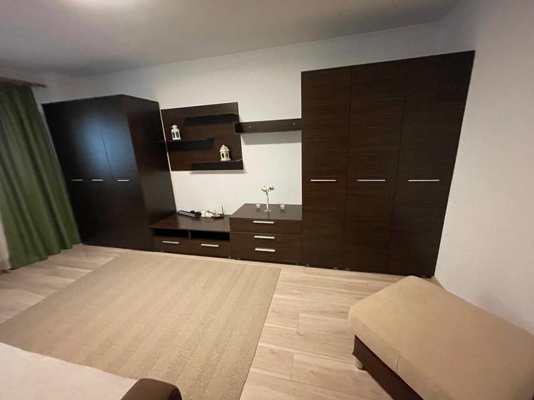 Garsonieră decomandată, mobilată în Tineretului