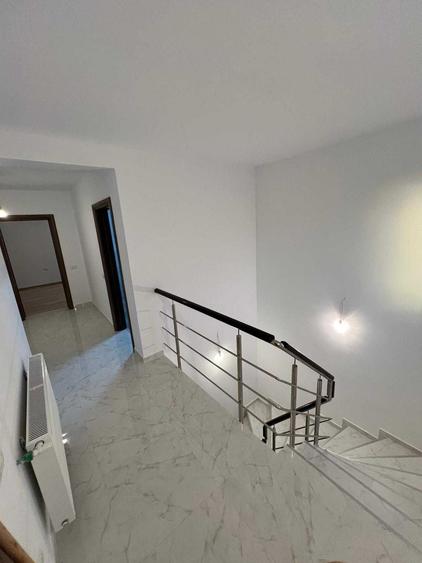 Casă cu 4 camere în Brănești