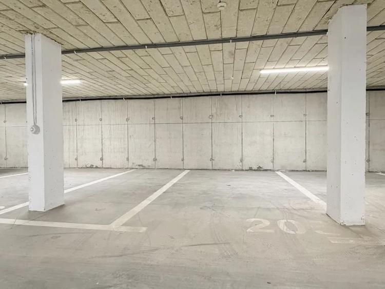 Apartament cu 2 camere semidecomandat, mobilat în Florești