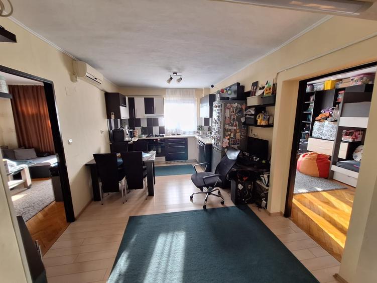 Apartament cu 2 camere decomandat în Rogerius