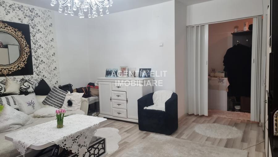 Garsonieră decomandată în Central