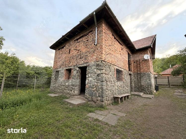 Casă cu 3 camere cu Teren 810 Mp în Meteș