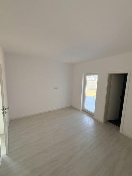 Duplex cu 3 camere cu Canalizare în Moșnița Veche