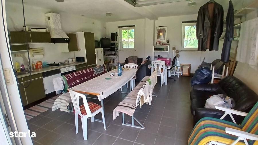 Casă cu 3 camere cu Teren 1442 Mp în Central