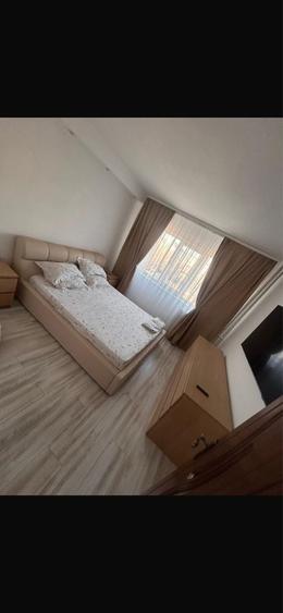 Apartament cu 3 camere decomandat în Exterior Vest