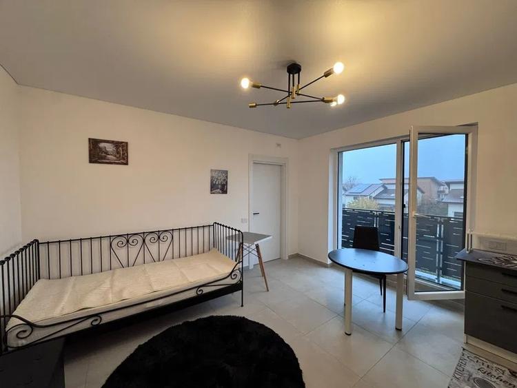Apartament cu 2 camere semidecomandat, mobilat în Apărătorii Patriei