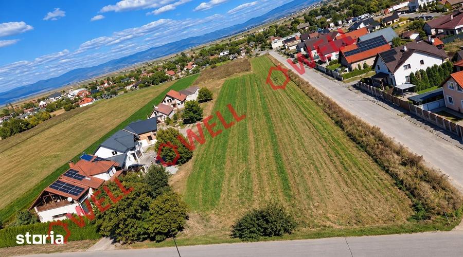Teren de 4100 mp, în Central