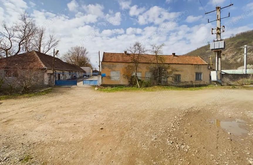 Spațiu comercial, de 1,280 mp, în Șoimoș