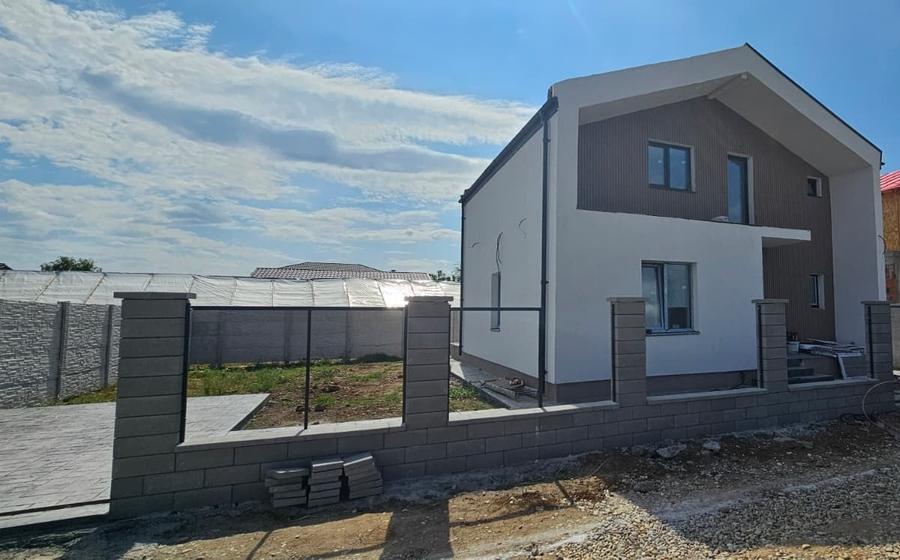 Casă individuală cu 5 camere cu Teren 330 Mp în Berceni