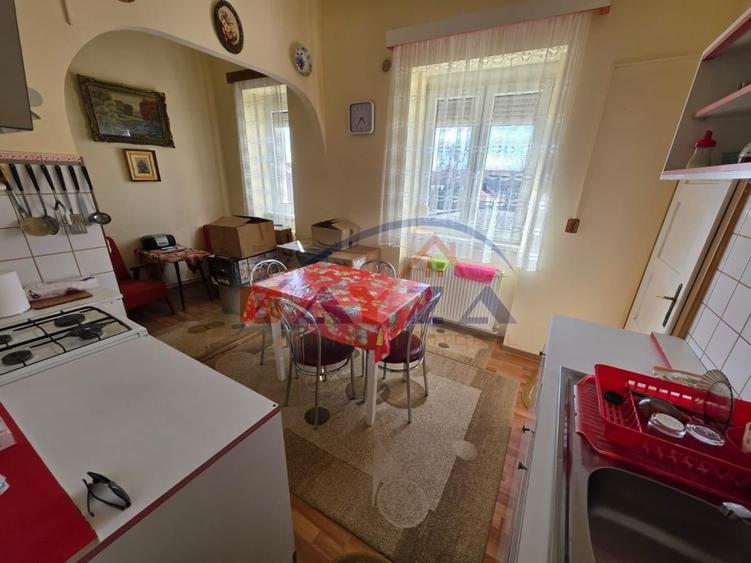 Apartament cu 3 camere decomandat în Orașul Vechi