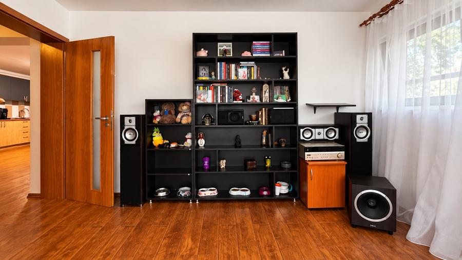 Apartament cu 3 camere semidecomandat în Braytim